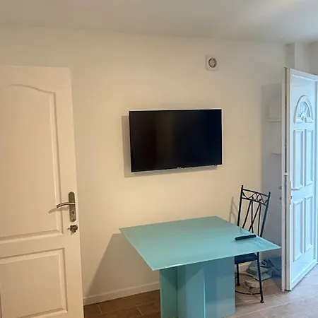 Elegant Wood Color Drancy